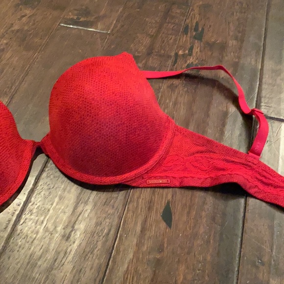 Calvin Klein Red Push Up Bra. 34D. - Picture 7 of 8